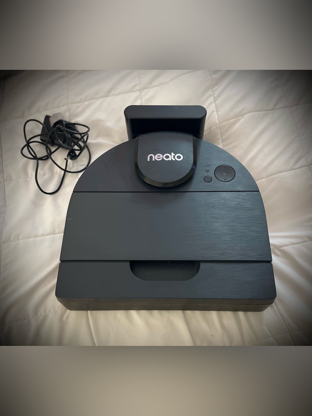 Neato D8 Intelligent Robot Vacuum - Black
